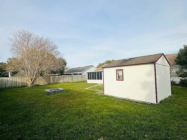 648 Pyramid Ave — Photo 31