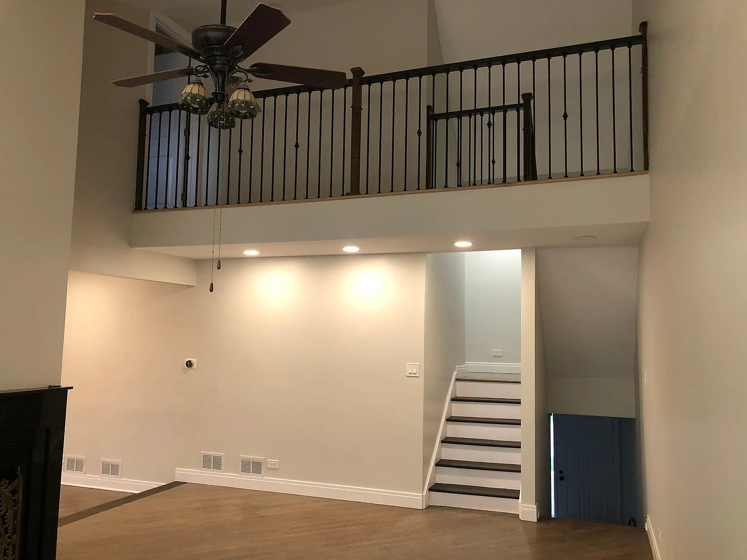 3 bed, 3.5 bath, 2225 sqft, $3,800 — Photo 3
