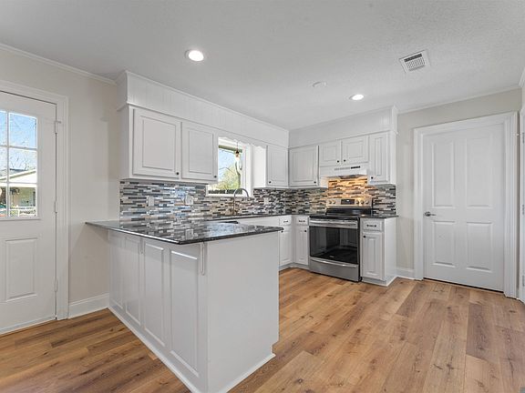 4th image of 1660 Starlite Dr