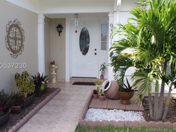 2nd image of 9301 Dunhill Dr