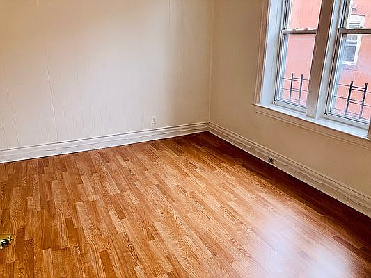 5th image of 531 Miller Ave Floor 2