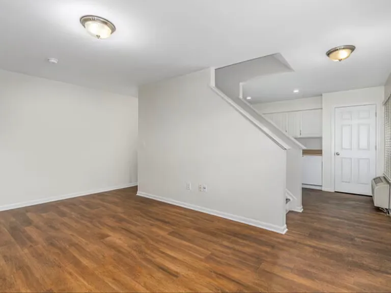 Autumn Chase Apartments — Photo 2