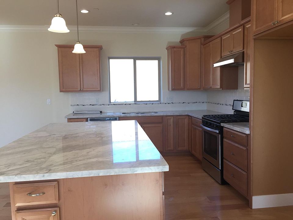 2nd image of 853 San Benito St #300