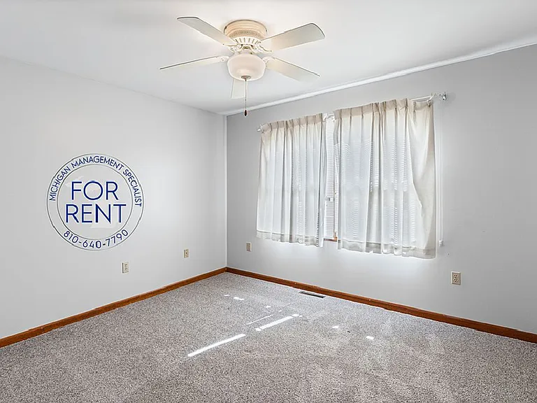 3263 Silverwood Dr — Photo 38