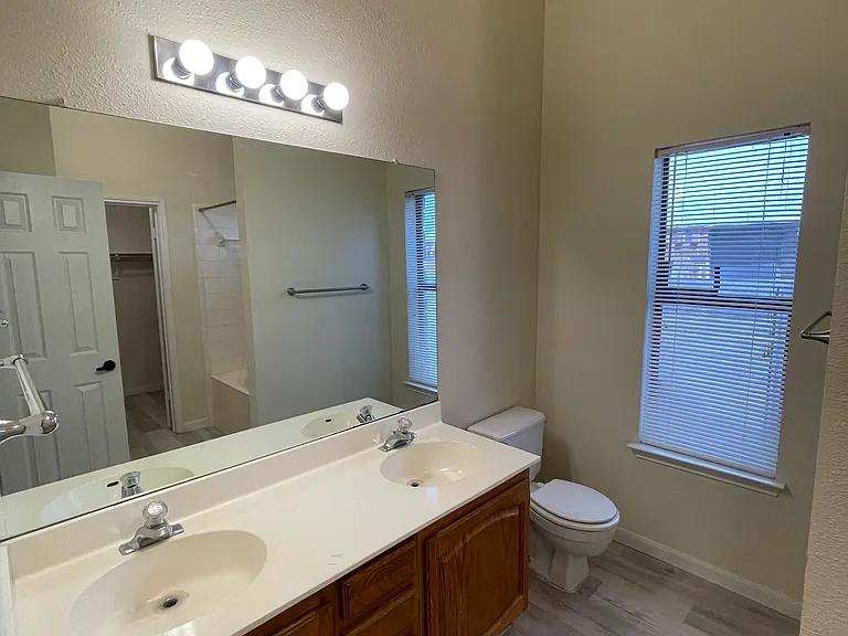 13719 Cambourne Dr — Photo 19
