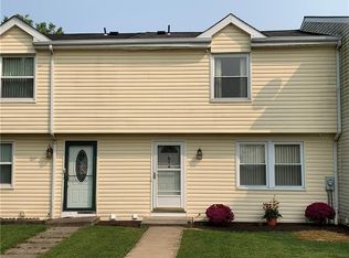 614 Heron Ct, Coraopolis, PA 15108