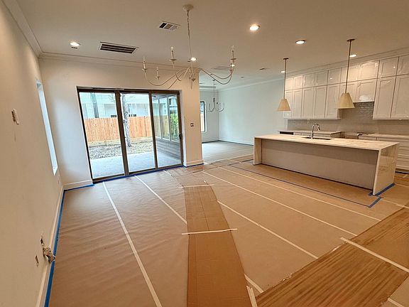 5th image of 407 E 27th St