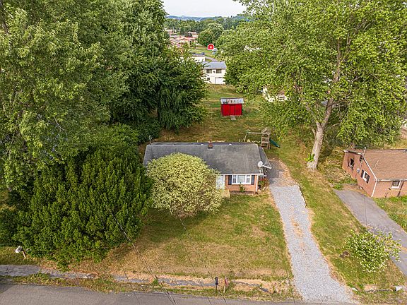 3rd image of 315 West Ave