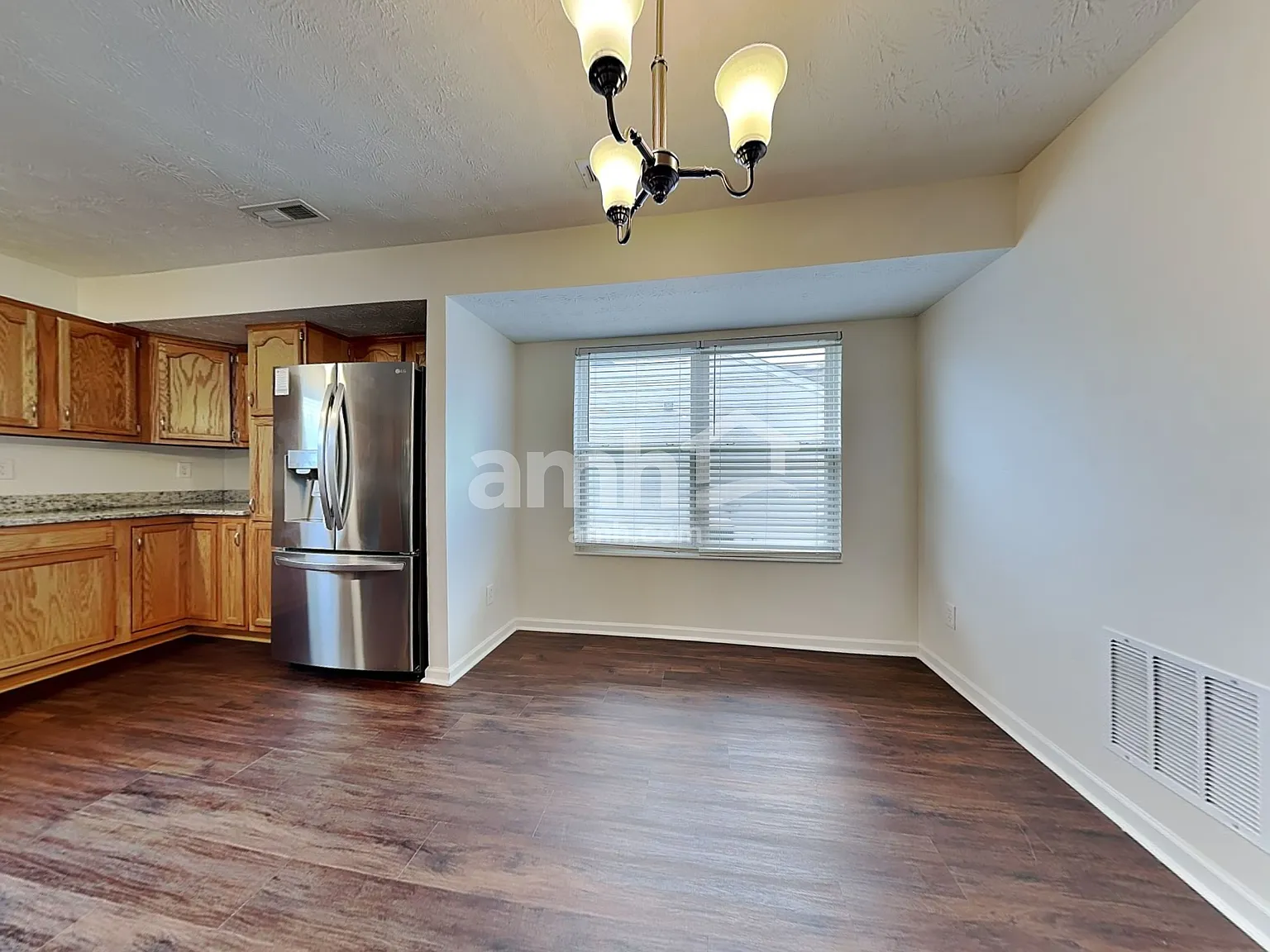 3 bed, 2.5 bath, 2136 sqft, $2,565 — Photo 4