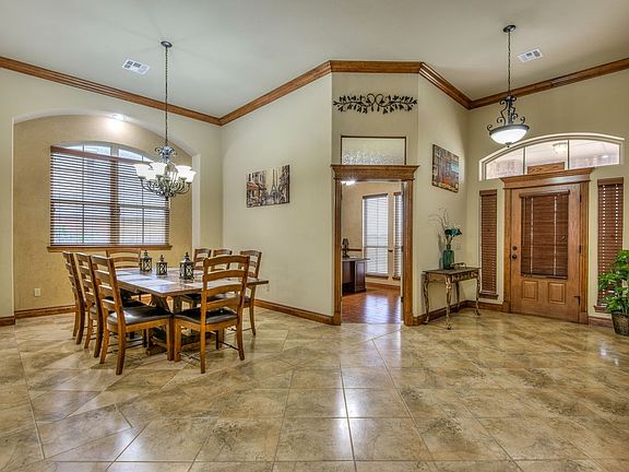 4th image of 9121 SW 30th St