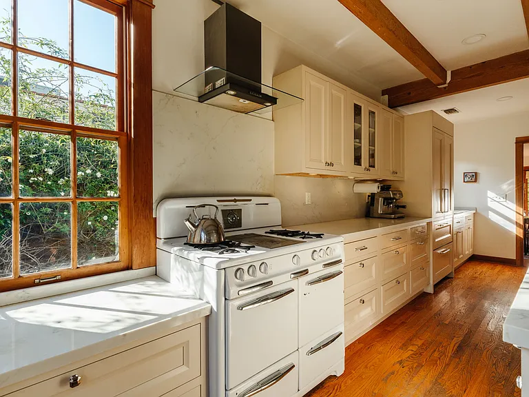 4190 McConnell Blvd — Photo 12