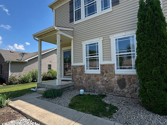 3rd image of 258 N Center Ln