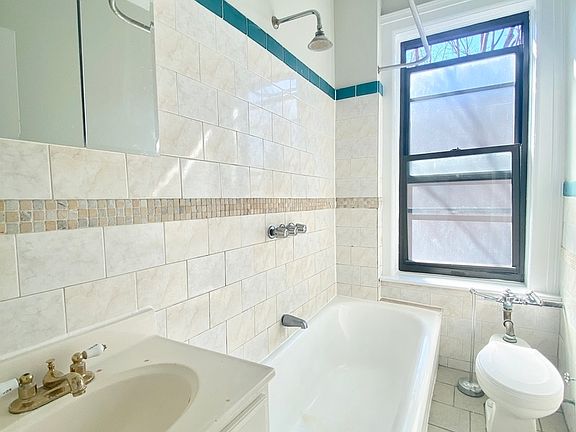 5th image of 4219 18th Ave #B8