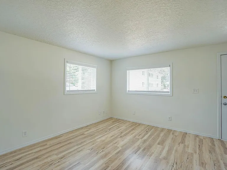 1655 Douglas St — Photo 16