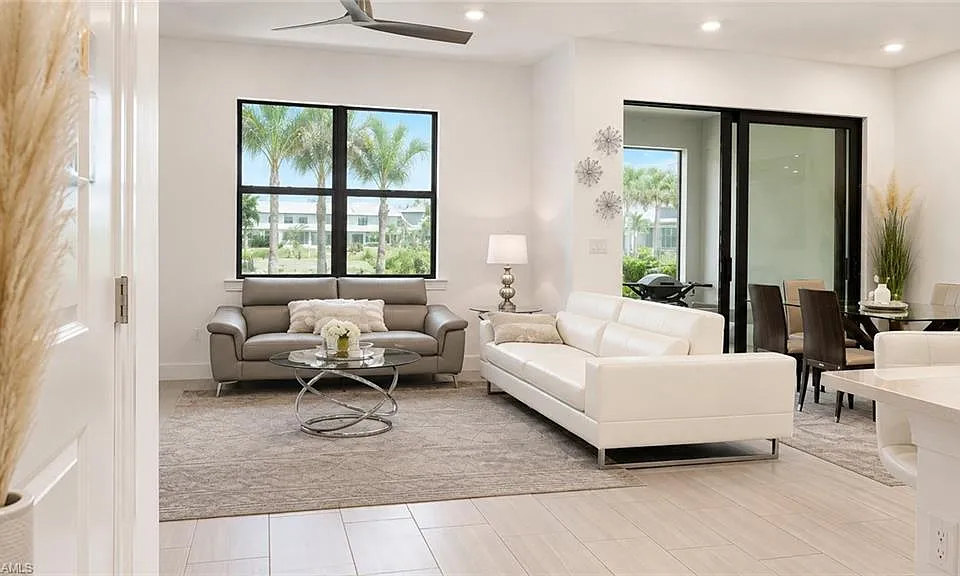 4153 Sonoma Oaks Cir