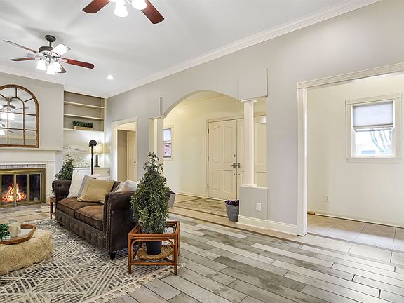 5th image of 4106 Lucas Ln