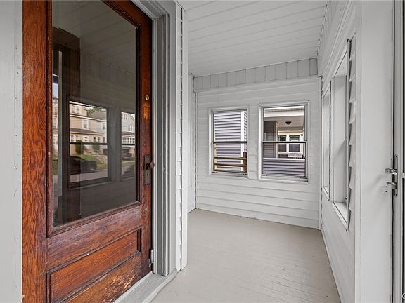 3rd image of 468 Whittier Ave