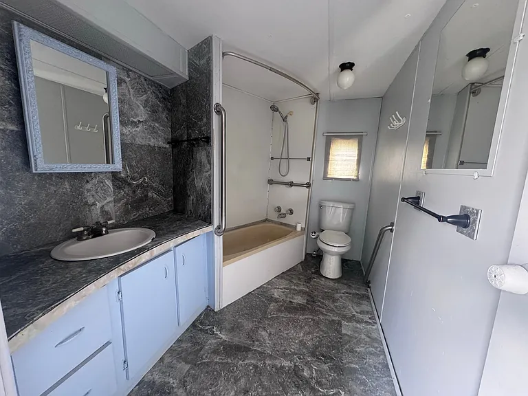 4115 Aurora Rd #9 — Photo 5