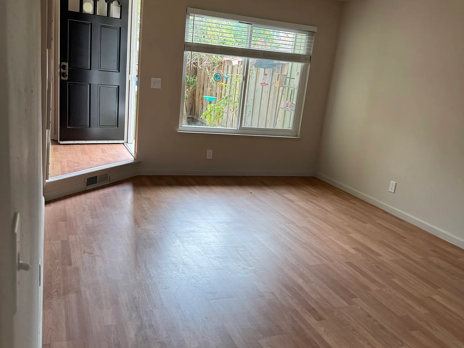 3 bed, 2.5 bath, 1533 sqft, $5,395 — Photo 4