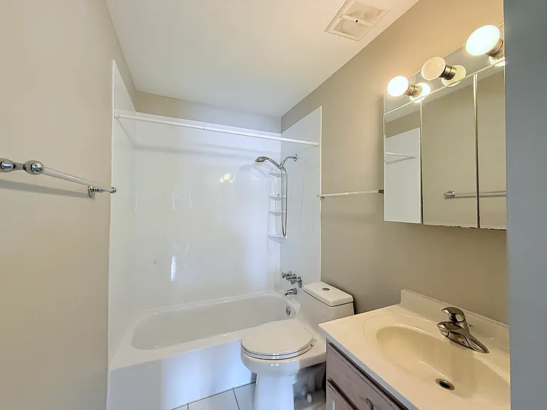 1611 N Windsor Dr — Photo 23