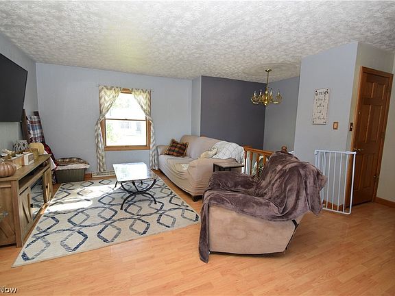 4th image of 251 Hammersley Dr
