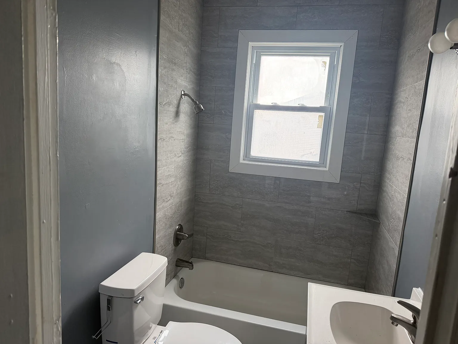 3 bed, 960 sqft, $1,000 — Photo 2