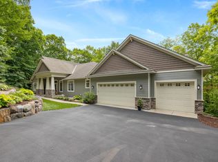14200 Mitoka Cir NE, Prior Lake, MN 55372