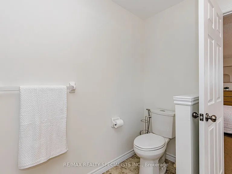117 Norma Cres #MAIN UPPER — Photo 23