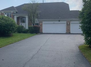 563 Dover Ct, Buffalo Grove, IL