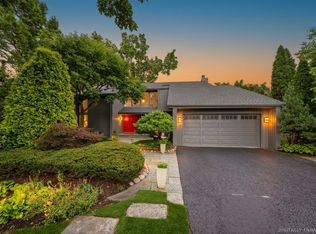 11515 Burr Oak Ln, Burr Ridge, IL 60527