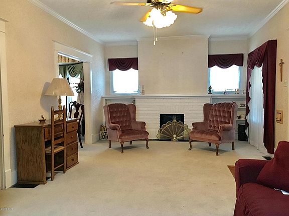 4th image of 718 S Barbee Way