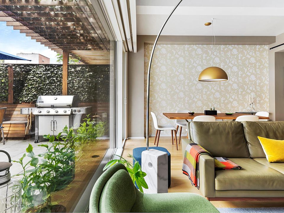 1st image of 318 W 52nd St APT 4D