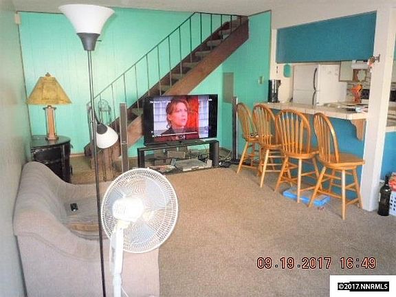 2nd image of 661 Oakwood Dr