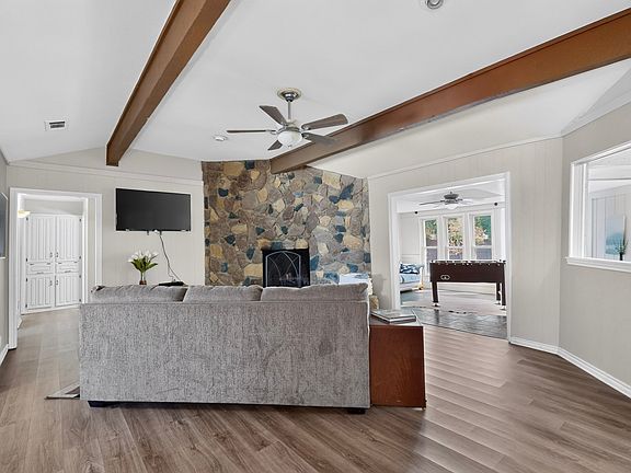 4th image of 2812 Teakwood Ln