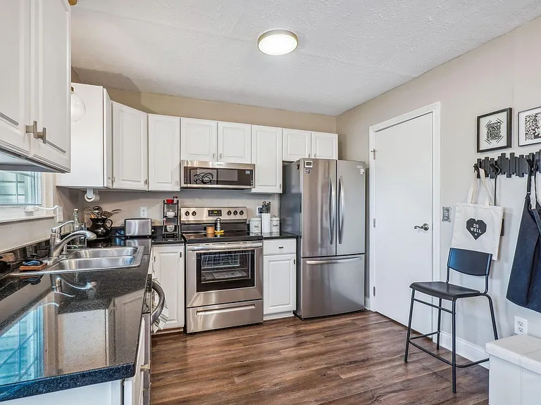 7865 Meadowhaven Blvd — Photo 9