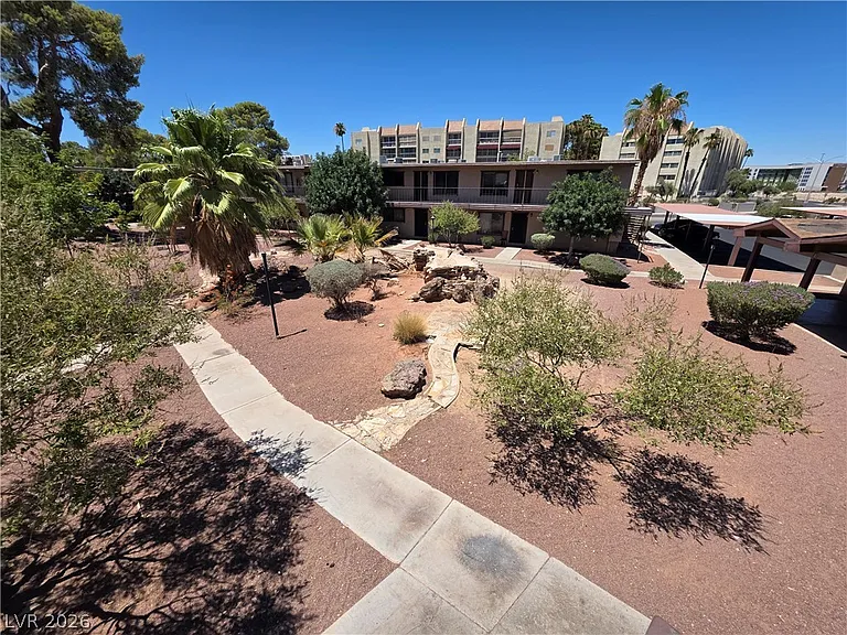 615 S Royal Crest Cir #10 — Photo 5