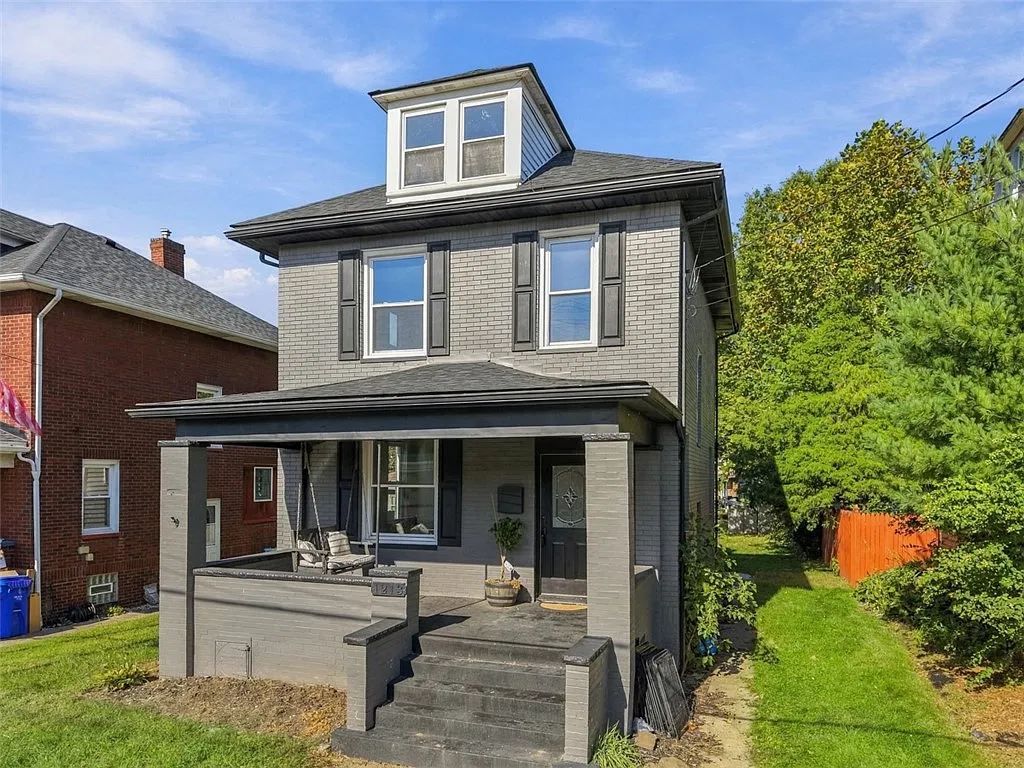 3 bed, 1.5 bath, $2,200 — Photo 2