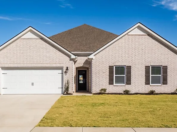 4377 Field Oak Rd, Millington, TN 38053