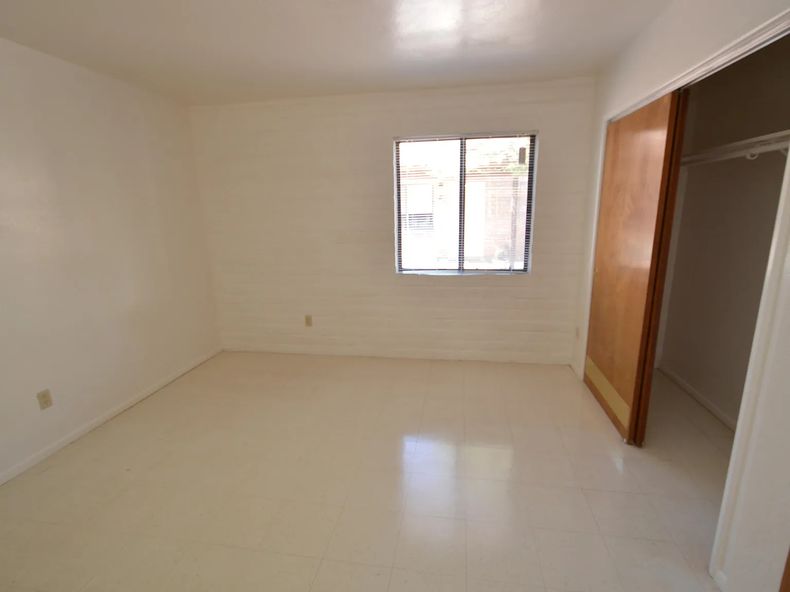 2 bed, 1.0 bath, 868 sqft, $995 — Photo 4