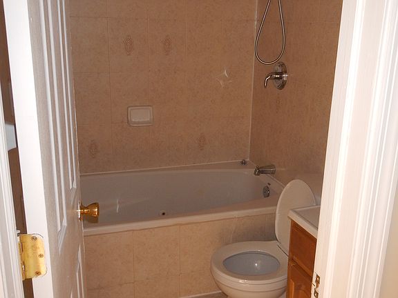 5th image of 6012 172nd St