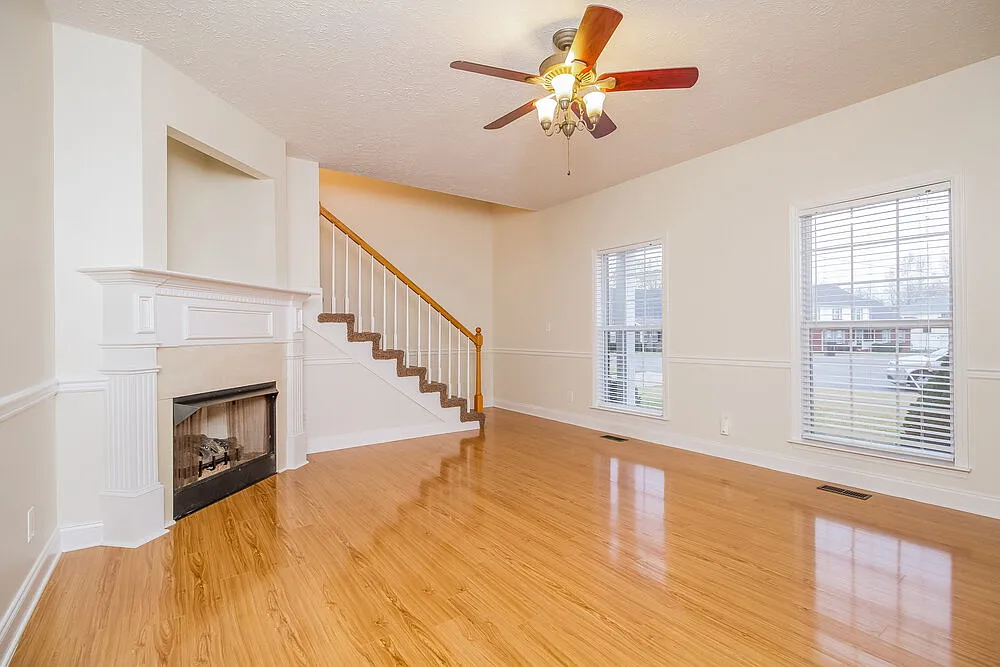 4 bed, 3.0 bath, 2193 sqft, $3,880 — Photo 2