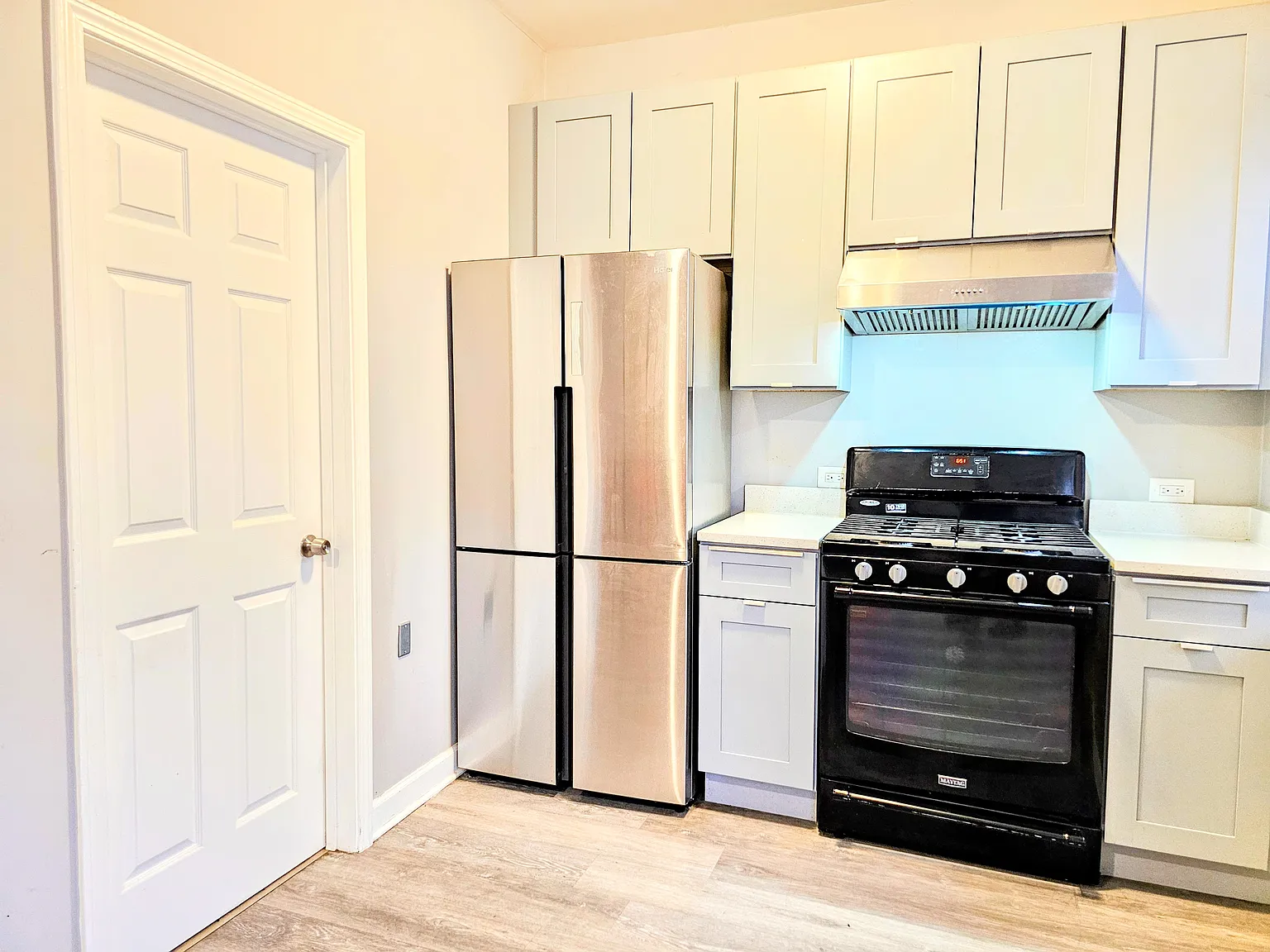 3 bed, 800 sqft, $1,800 — Photo 4