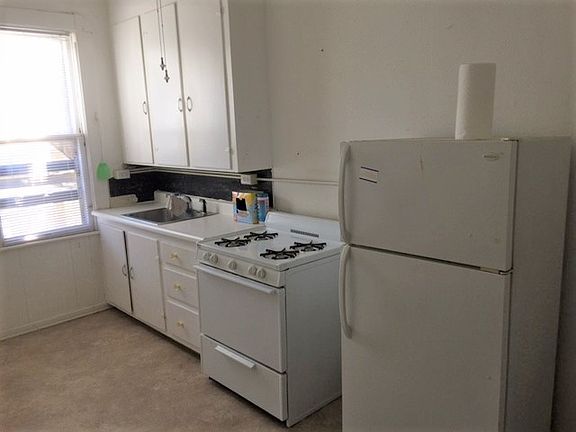 2nd image of 209 N Coler Ave #1c1bf62ec