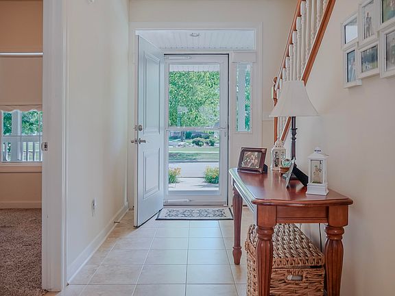 4th image of 1162 Chesterfield Ave
