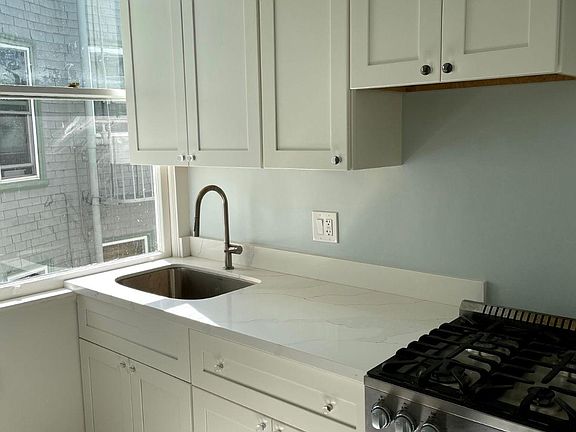 5th image of 1145 Pine St APT 42