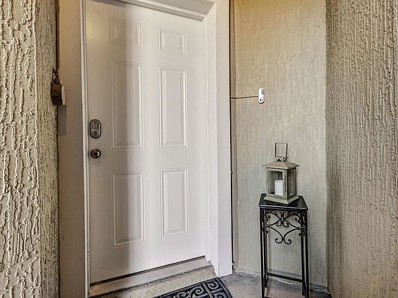 4th image of 212 Adelanto Ave
