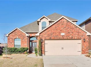 1905 Frosted Willow Ln, Fort Worth, TX 76177