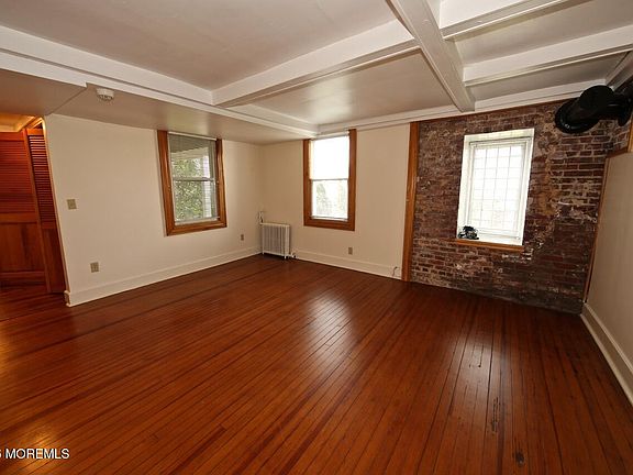 3rd image of 29 4th Ave #1