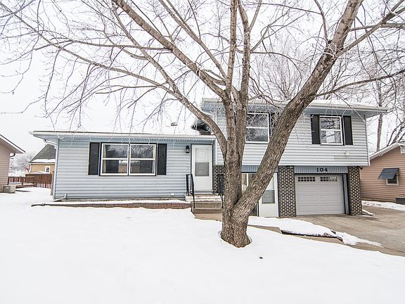 2nd image of 104 Fairview Dr