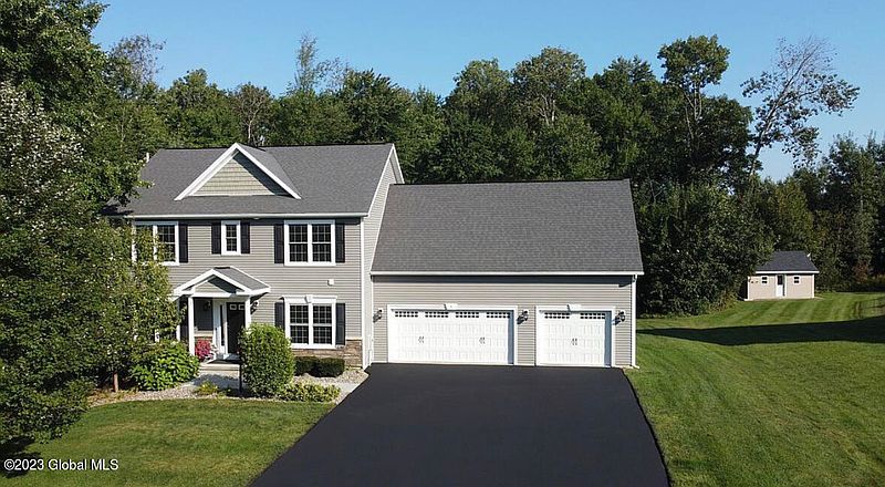 2nd image of 5 Sandy Rock Way